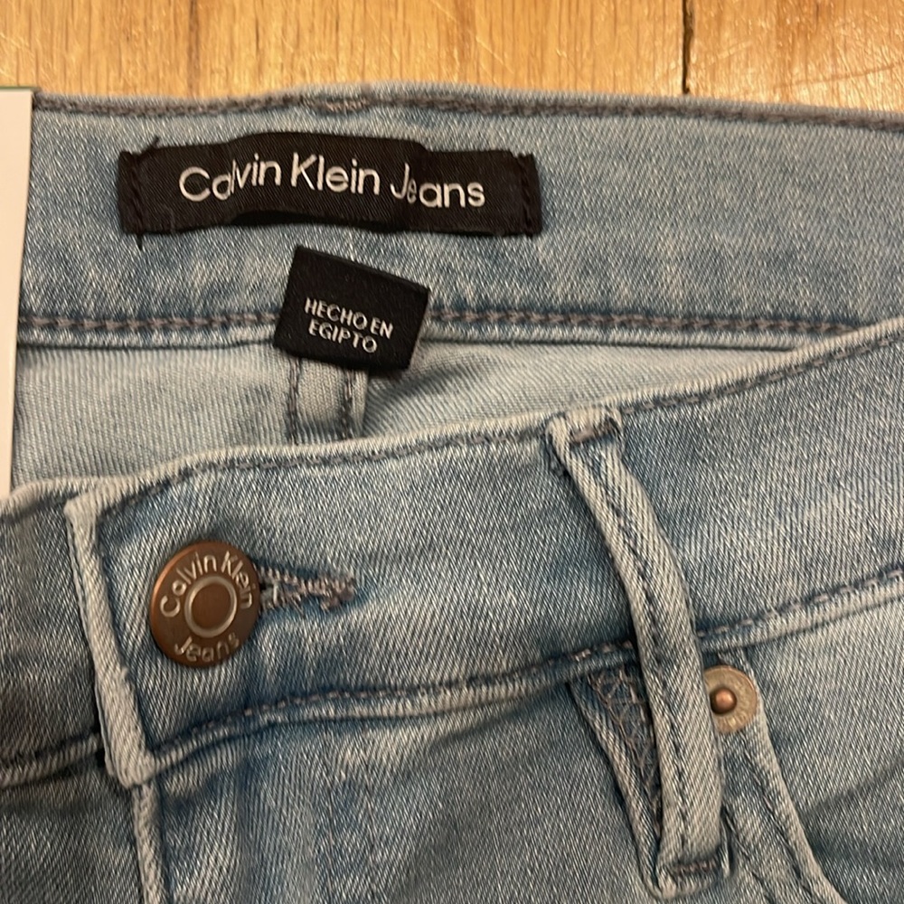 Calvin Klein Jeans - Picture 8 of 11